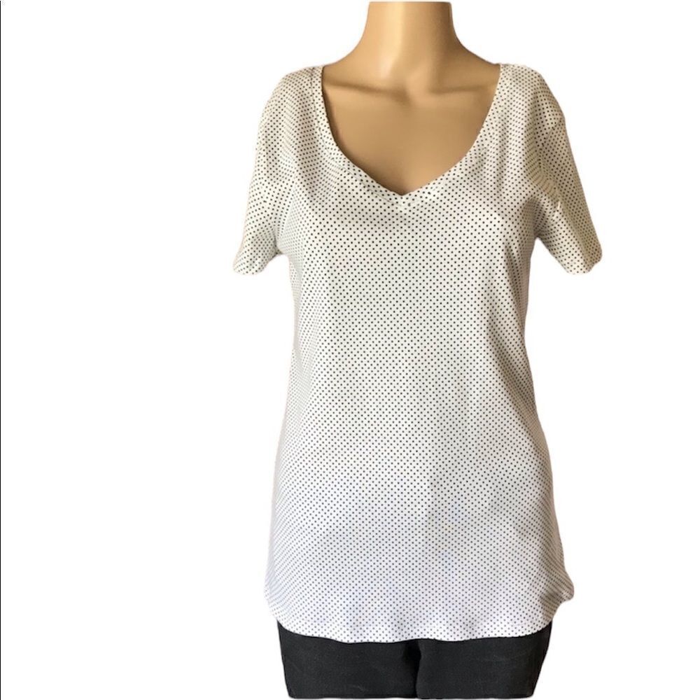GRACE   polka dot t-shirt size S sweetheart neckline